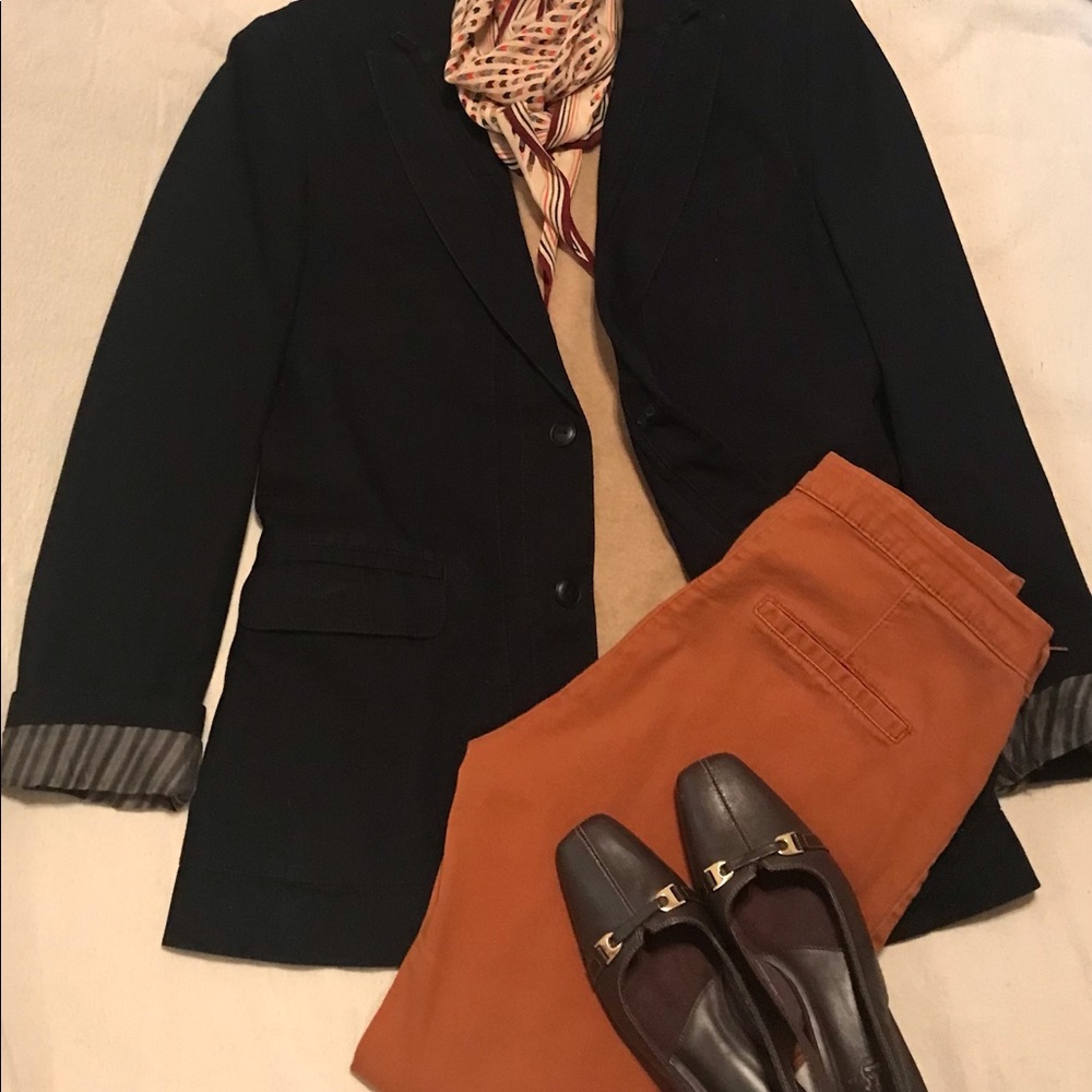 Amazing navy blue blazer with pinstripe interior.